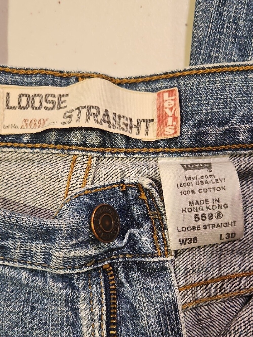 Levi's 569 Loose Straight Denim Jeans in Faded Blue 0207